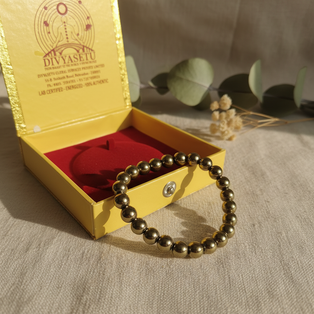 Golden Bracelet in Box Square